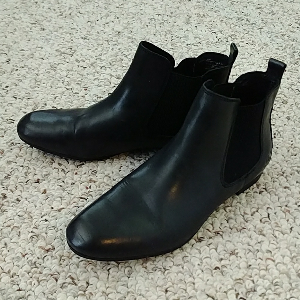 Born Black Leather Chelsea ankle boot